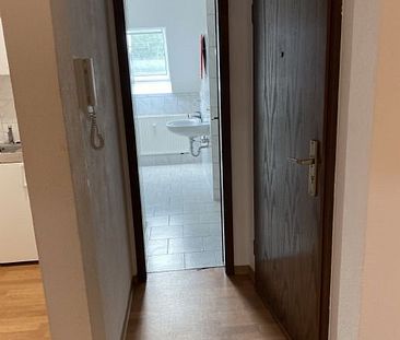 SchÃ¶ne helle Single Wohnung ab 01.08. Zwickau Zentrum zu vermieten - Foto 4