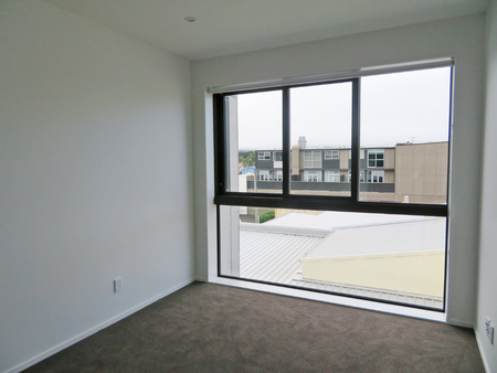 THE FIREMAN'S APARTMENTS - PETONE - Photo 4