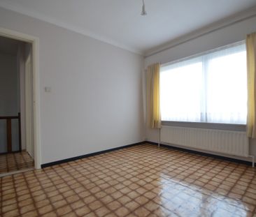 Te huur: Ruime woning met tuin en dubbele garage - Photo 2