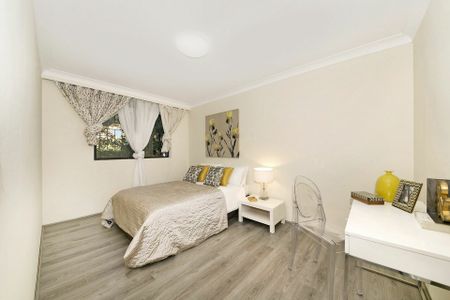 Perfectly Located 2 Bedroom Apartment! - Photo 4