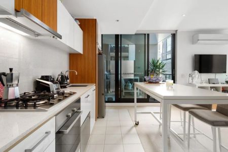 Designer One-Bedroom with Luxe Finishes in the Heart of St Kilda - Photo 3