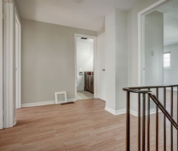 For Lease - 2411 Sovereign Street Unit# 1, Oakville, Ontario - Photo 2