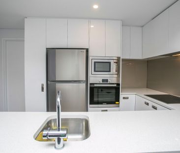 Perfectly Located Modern One Bedroom Apartment - Photo 6