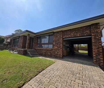 Semi Renovated 3 Bedroom Home! - Photo 4