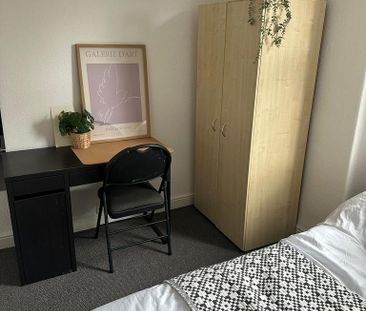 6 bedroom house to rent - Photo 4