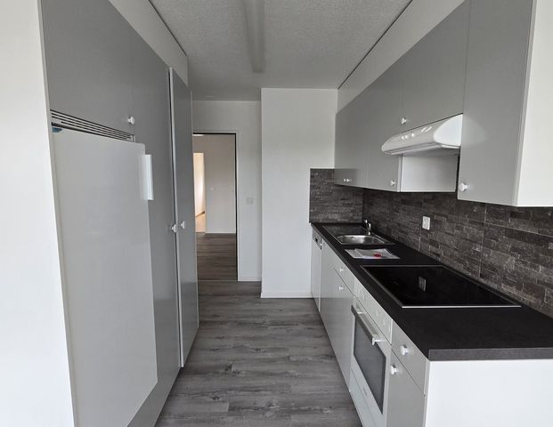 Schöne 3.5 Zimmerwohnung in Schmitten - Photo 1
