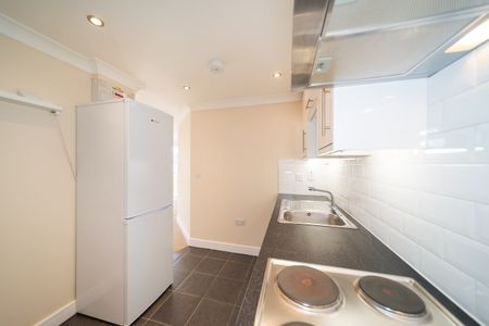 One Bedroom First Floor Flat to Rent in Bromley - Photo 2