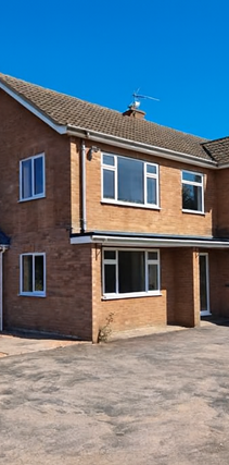 4 bedroom detached house to rent - Photo 1