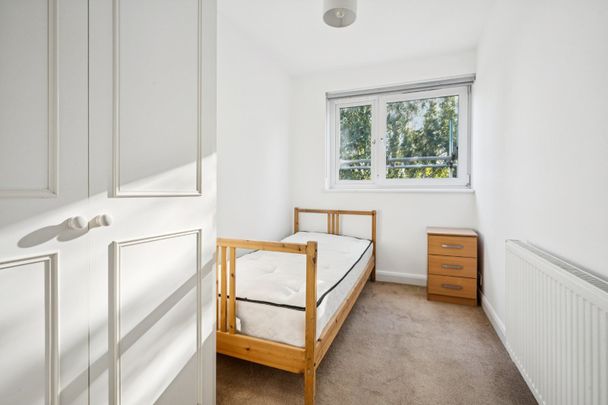 Batten Street, London, SW11 - Photo 1