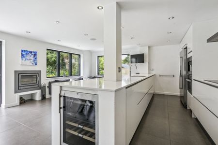 5 bedroom detached house to rent - Photo 3