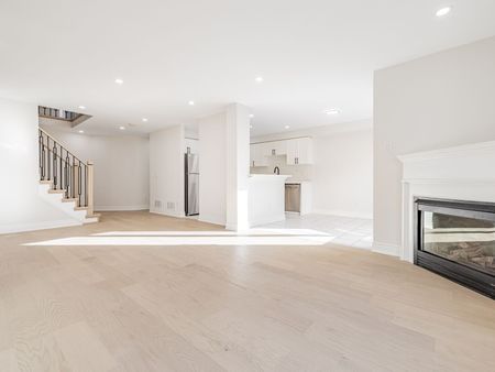 For Lease - 105 Millcliff Circle, Aurora, Ontario - Photo 2