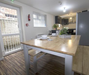 6 bedroom house to rent - Photo 2