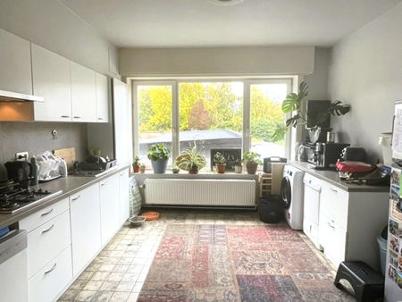 Gelijkvloers 2-kamerappartement met mogelijkheid autostaanplaats - Foto 2