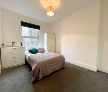 The Vale Front Right Room - Photo 1