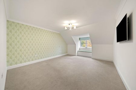 3 bedroom flat to rent - Photo 5