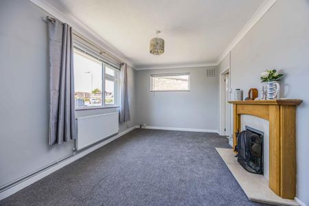 3 bedroom bungalow to rent - Photo 2