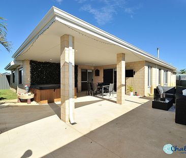 STUNNING SPACIOUS MODERN FAMILY HOME!!! - Photo 4