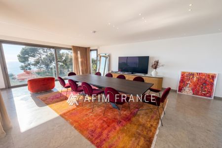 À seulement quelques pas de la plage, cette magnifique Villa b - Photo 3