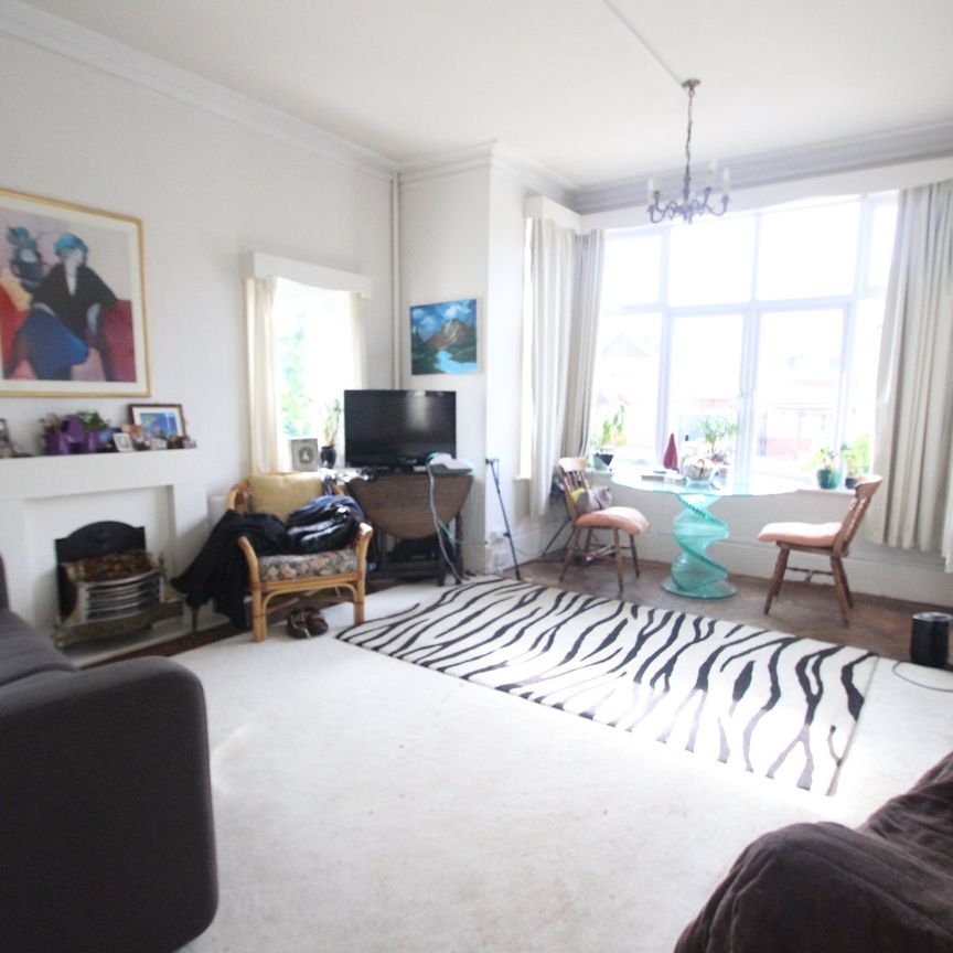 1 bed flat to rent in Belmont Park Avenue, Maidenhead, SL6 - Photo 1