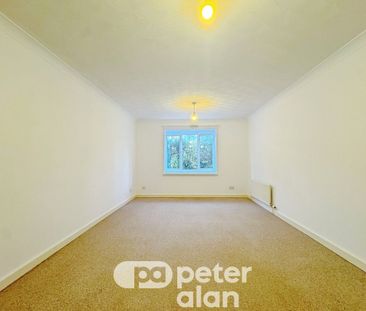 Celyn Avenue, Cyncoed, Cardiff - Photo 4