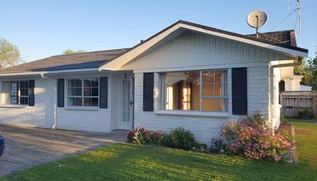 Charming, sunny home in a great location. - Photo 3