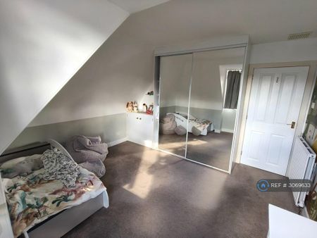 3 bedroom detached house to rent - Photo 4