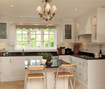 A spectacular family home in a sought-after semi rural location - Photo 6