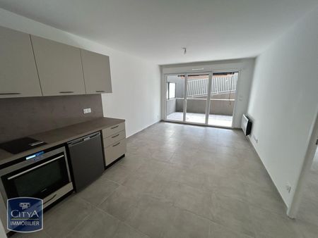 Location Appartement 2 pièces 41m² ST LAURENT DU VAR 06700 - Photo 2