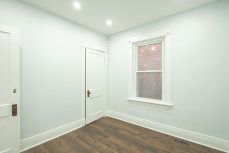 For Lease - 386 Wharncliffe Road, London South, Ontario - Photo 4