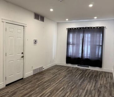 1152 King Street E #2 - Photo 1