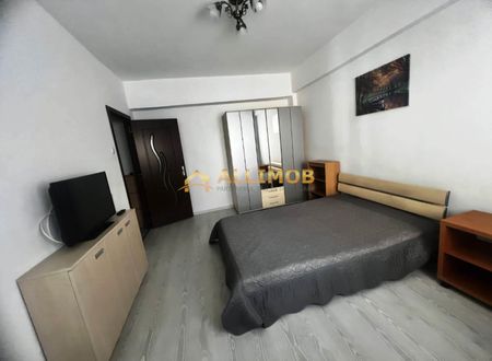 Garsoniera in Ploiesti, zona ultracentrala - Photo 2