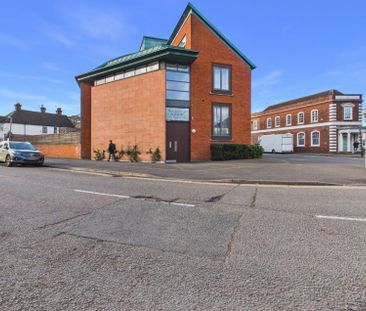 Reynolds Court, Baring Road, Beaconsfield,HP9 - Photo 1