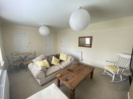 2 bedroom maisonette to rent - Photo 2