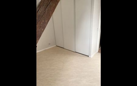 Location Appartement 2 pièces 53 m² Saint-Gaultier - Photo 4