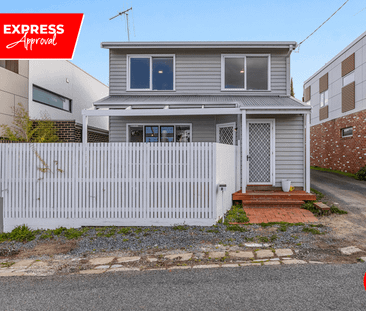 Modern Two-Storey Home with Timeless Charm in the Heart of Bendigo - Photo 1 | Rentumo