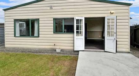 Feilding - Three Bedrooms - Photo 4