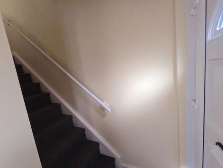 3 bedroom semi-detached house to rent - Photo 5