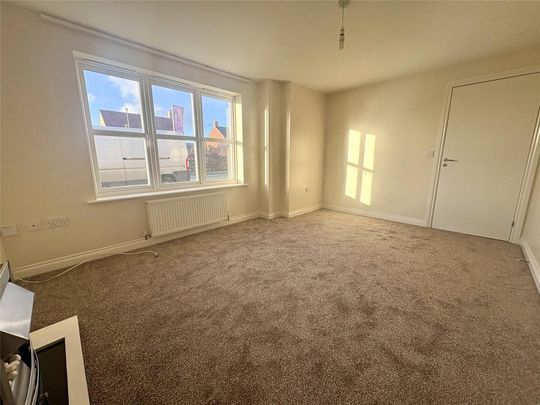 4 bedroom end of terrace house to rent - Photo 1