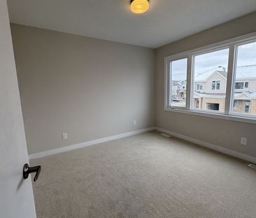 For Lease - 215 Ryan Reynolds Way, Orleans - Convent Glen and Area,... - Photo 4