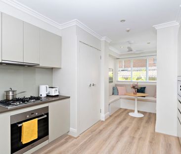 Character Filled Harbourfront Living - Photo 3