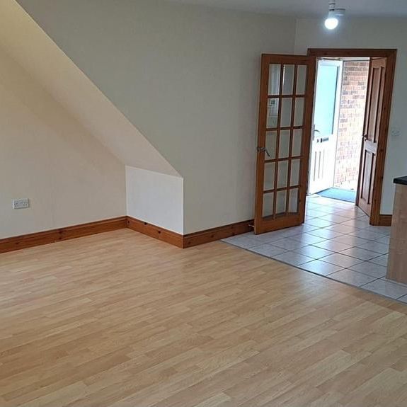 3 bedroom semi-detached house to rent - Photo 1