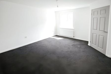 3 bedroom end of terrace house to rent - Photo 4