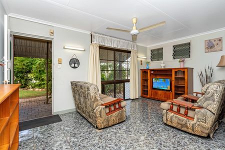 Fabulous Location! - Photo 2