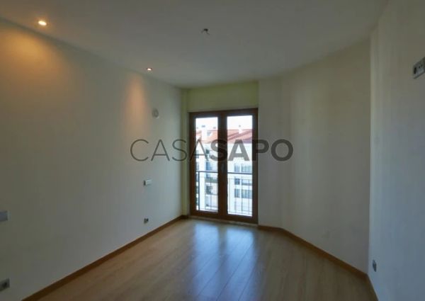 Apartamento T2 para alugar na Amadora