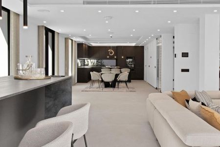 5 bedroom luxury Villa for rent in Nueva Andalucia, Spain - Photo 3