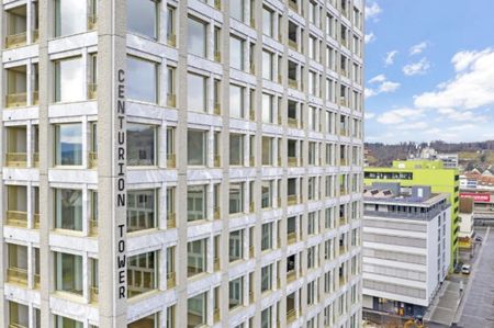 Moderne 2.5-Zimmerwohnung im 10.OG im Zentrum von Brugg-Windisch - Photo 2