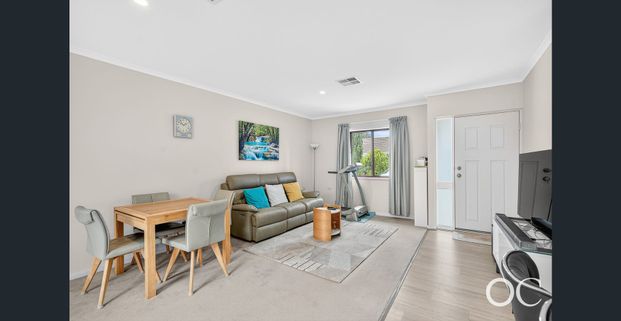 Open the door to effortless coastal living - Photo 1