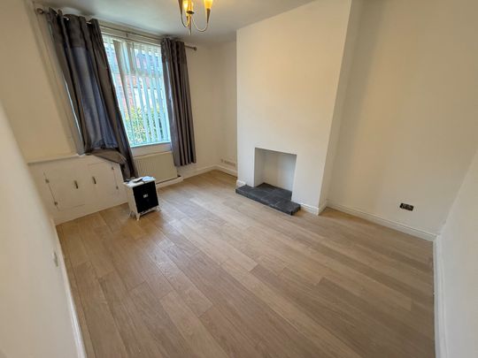 Ainsworth Road, Radcliffe - Photo 1