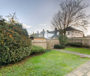 Room in a Shared Flat, Merton Road, SW19 - Photo 4