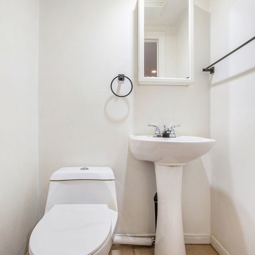 For Lease - 258 Park Street Unit# 1, Vanier and Kingsview Park, Ontario - Photo 1